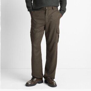 Vince Louie Relaxed Wool Flannel Cargo Pant in W31